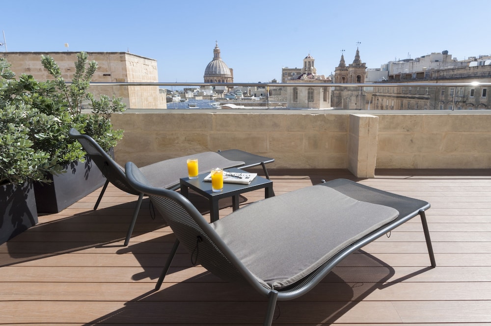 La Falconeria Hotel — Hotel rooms in Valletta, Malta Island
