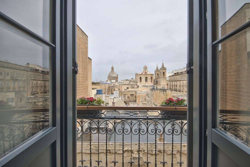 La Falconeria Hotel — Hotel rooms in Valletta, Malta Island