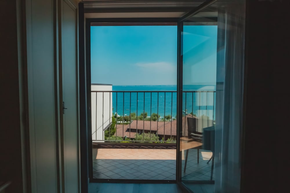 AHG Riva Del Sole Wellness Hotel - Adults Only — Hotel rooms in Moniga, Lombardy