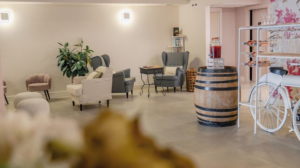 AHG Riva Del Sole Wellness Hotel - Adults Only — Hotel building in Moniga, Lombardy