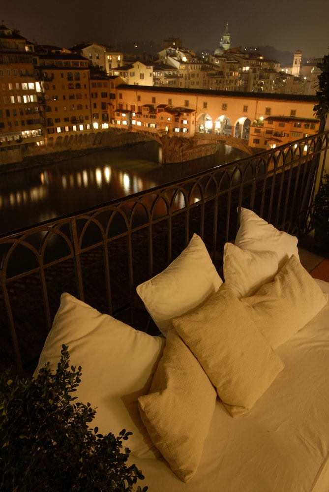 Hotel degli Orafi — Hotel rooms in Florence, Tuscany