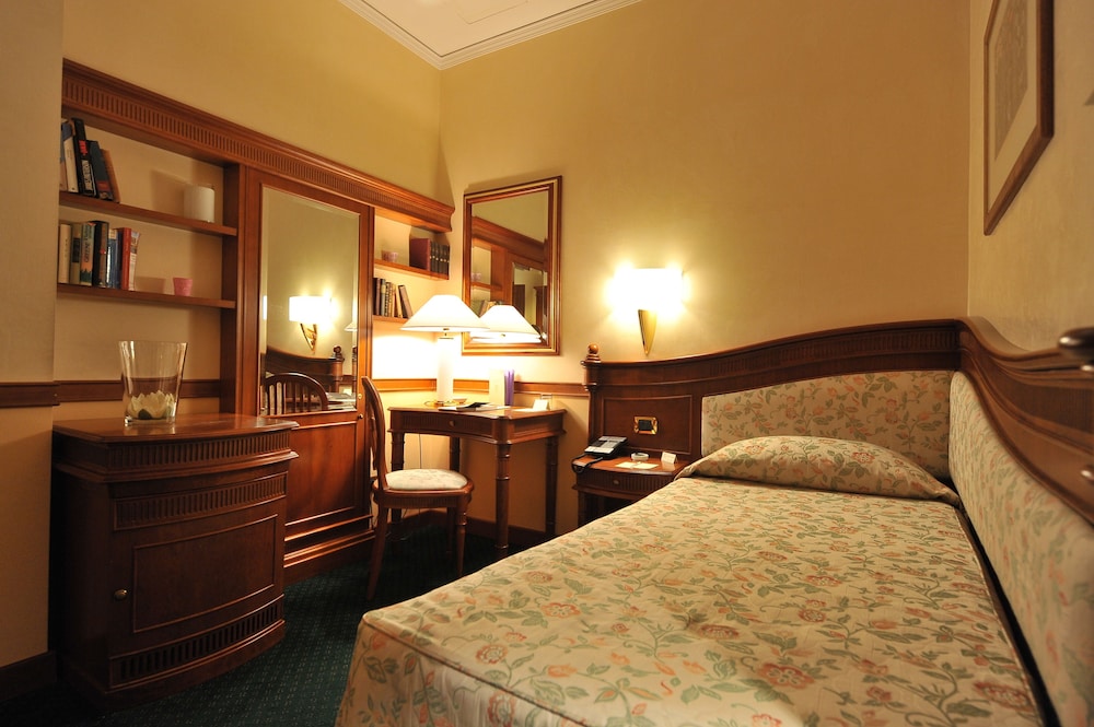 Hotel degli Orafi — Hotel rooms in Florence, Tuscany