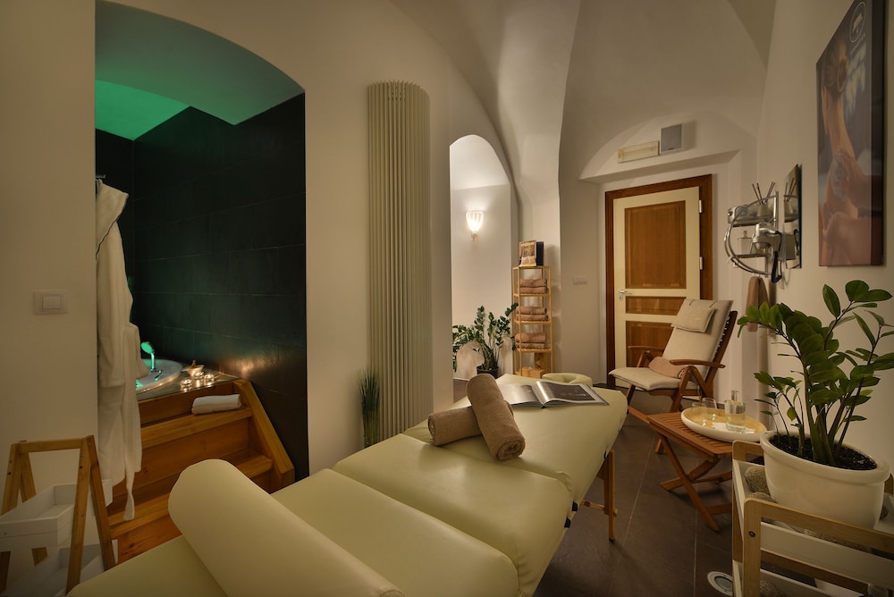 Design Hotel Neruda — Spa in Prague, Prague