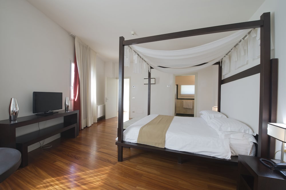 Eden Rock Resort — Hotel rooms in Florence, Tuscany