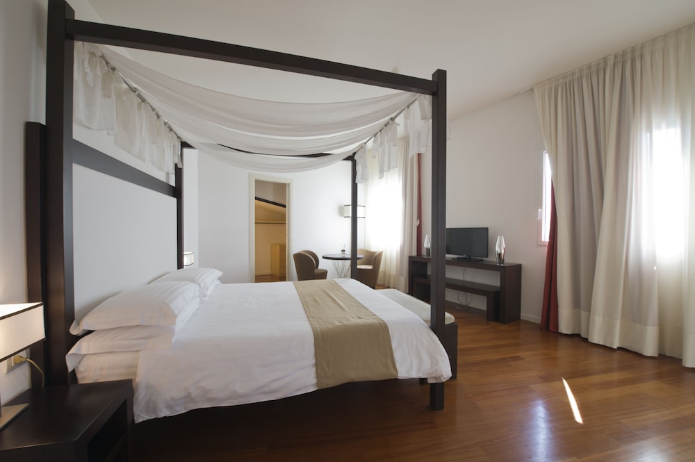 Eden Rock Resort — Hotel rooms in Florence, Tuscany