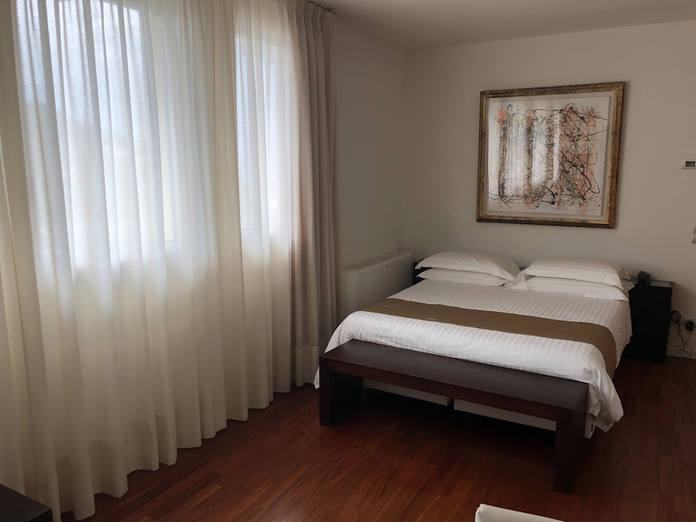 Eden Rock Resort — Hotel rooms in Florence, Tuscany