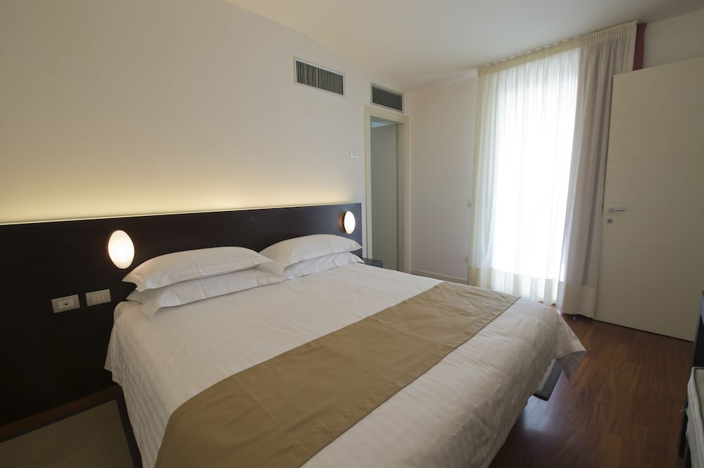 Eden Rock Resort — Hotel rooms in Florence, Tuscany