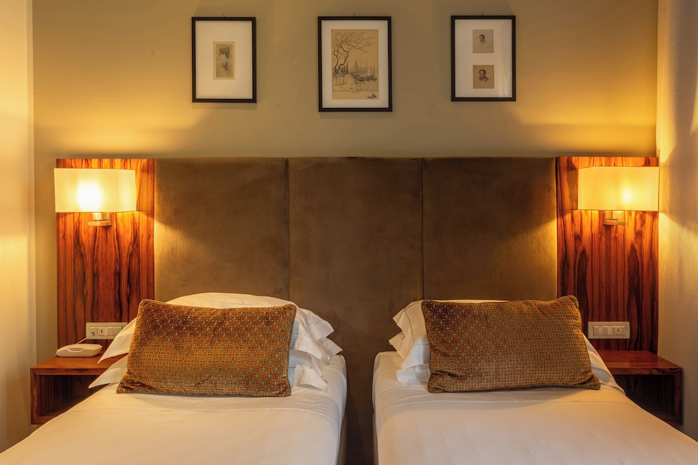 Hotel Embassy — Hotel rooms in Florence, Tuscany