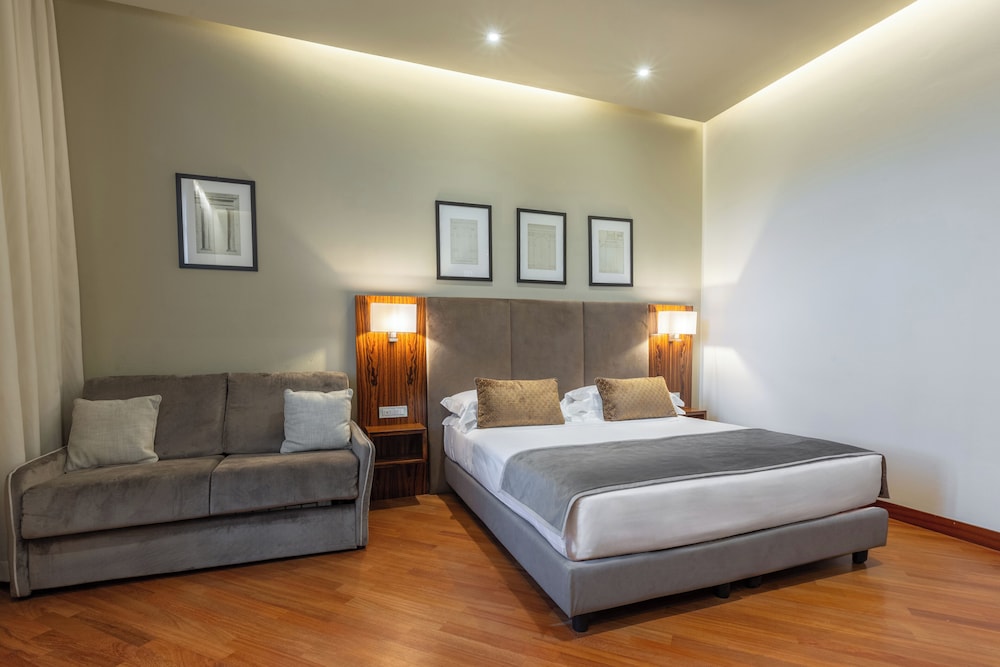 Hotel Embassy — Hotel rooms in Florence, Tuscany