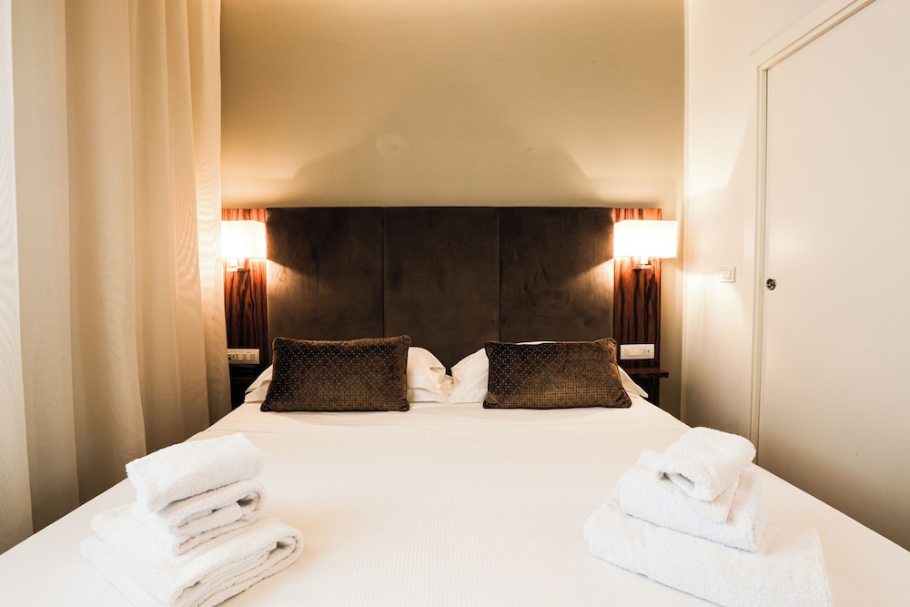 Hotel Embassy — Hotel rooms in Florence, Tuscany