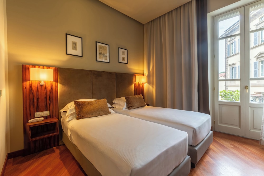 Hotel Embassy — Hotel rooms in Florence, Tuscany