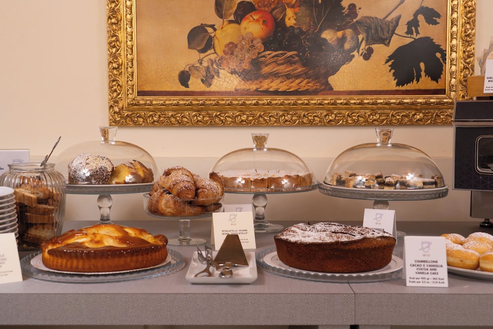 Hotel Embassy — Restaurant & bars in Florence, Tuscany