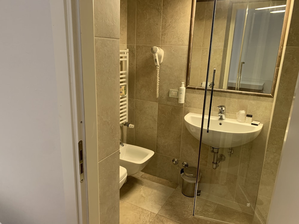 Hotel Embassy — Hotel rooms in Florence, Tuscany