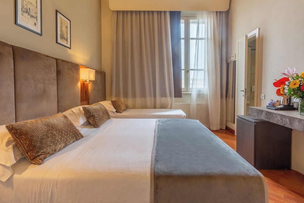 Hotel Embassy — Hotel rooms in Florence, Tuscany