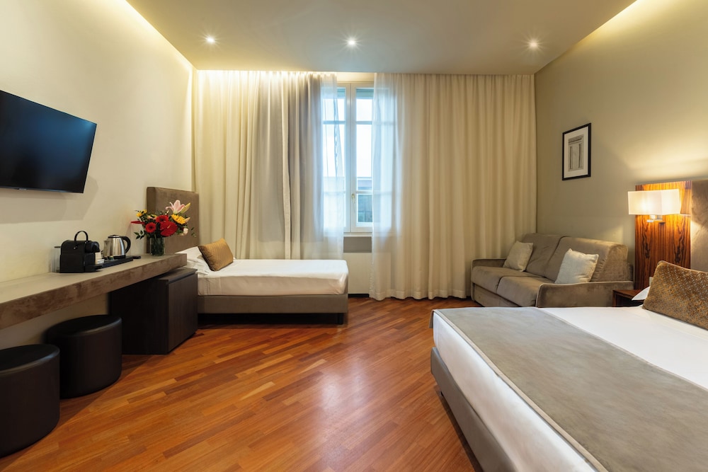 Hotel Embassy — Hotel rooms in Florence, Tuscany