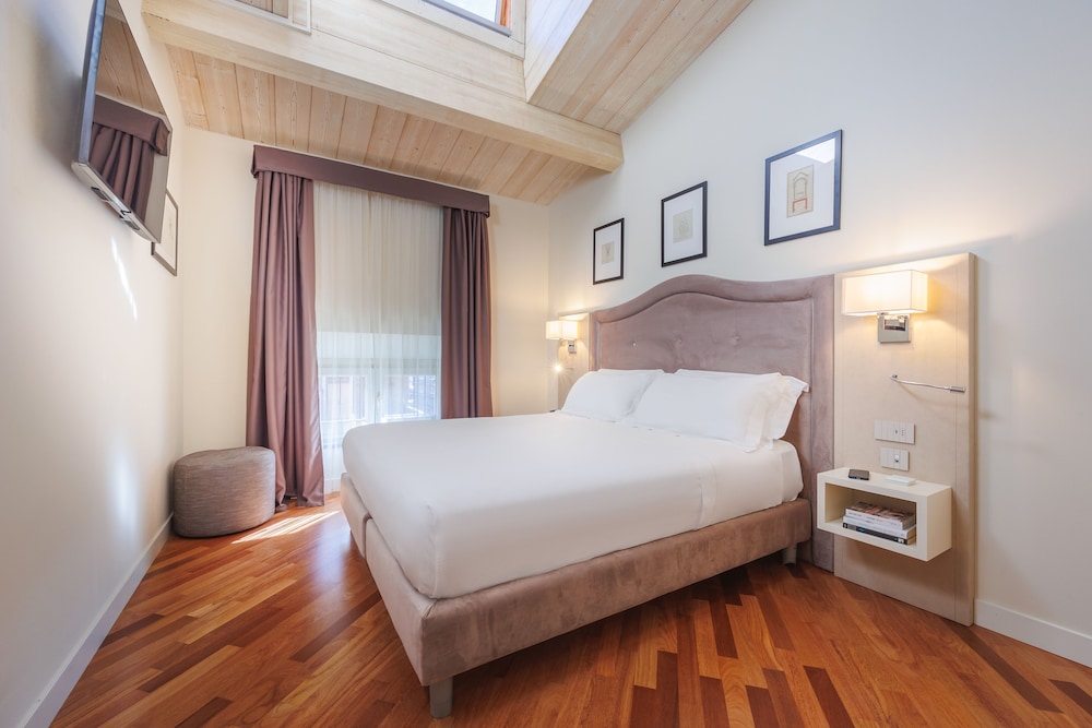 Hotel Embassy — Hotel rooms in Florence, Tuscany