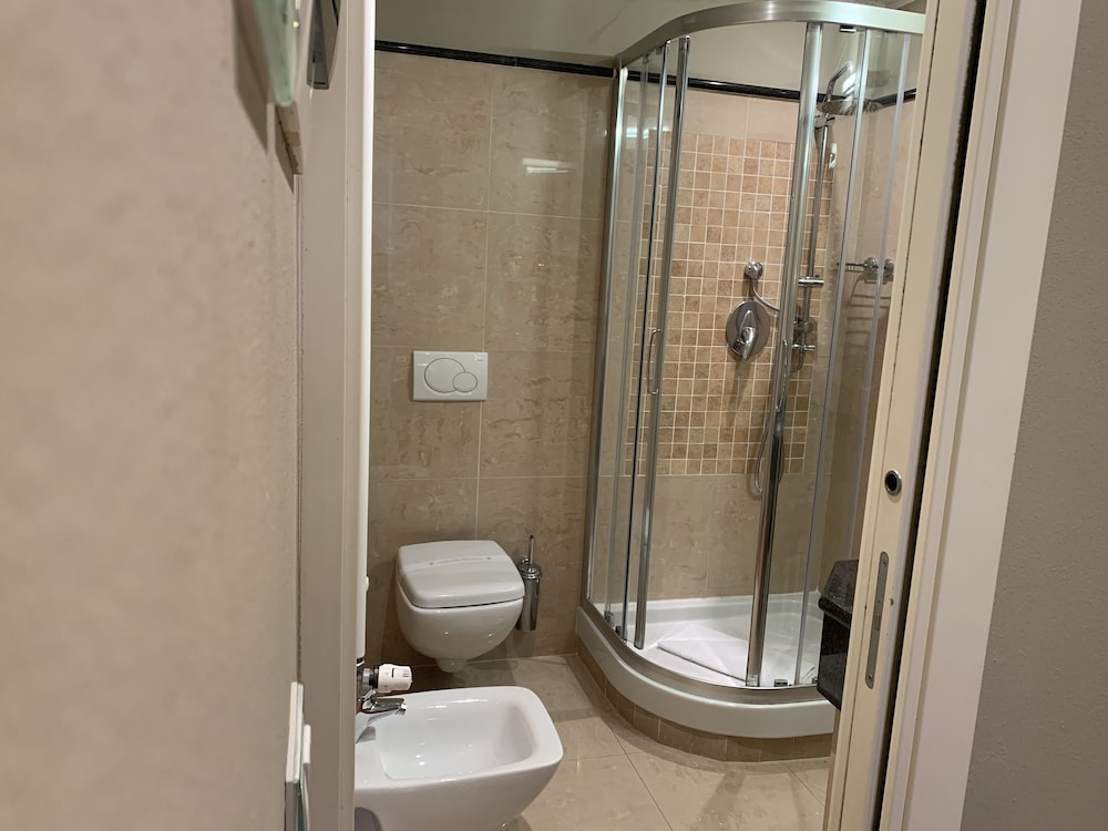 Hotel Embassy — Hotel rooms in Florence, Tuscany