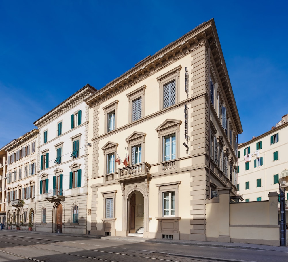 Hotel Embassy — Hotel building in Florence, Tuscany