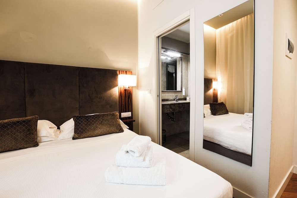Hotel Embassy — Hotel rooms in Florence, Tuscany