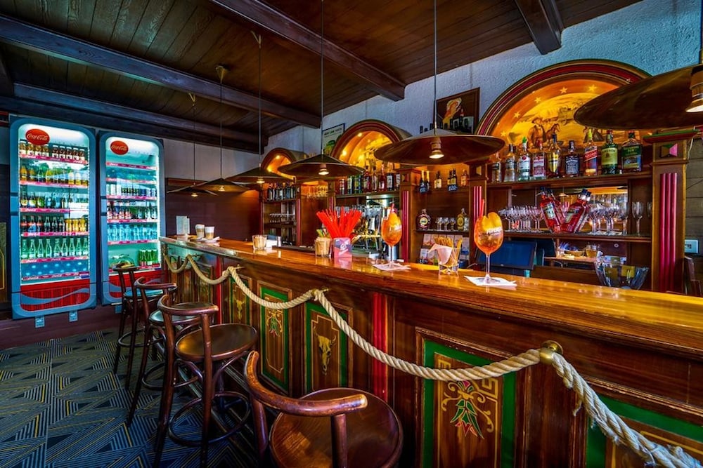Hotel Uno Prague — Restaurant & bars in Prague, Prague
