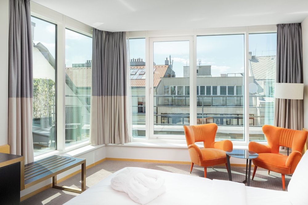 K+K Hotel Fenix — Hotel rooms in Prague, Prague