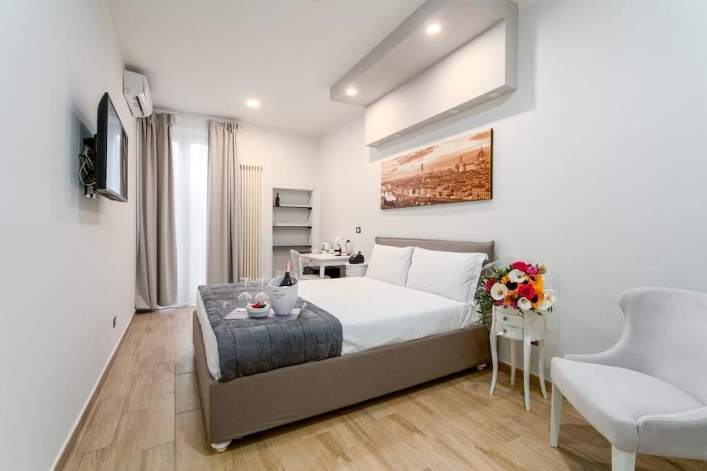 Hotel Ginori al DUOMO — Hotel rooms in Florence, Tuscany