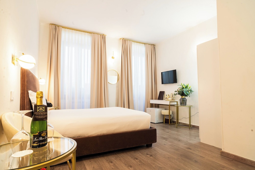 Hotel Ginori al DUOMO — Hotel rooms in Florence, Tuscany