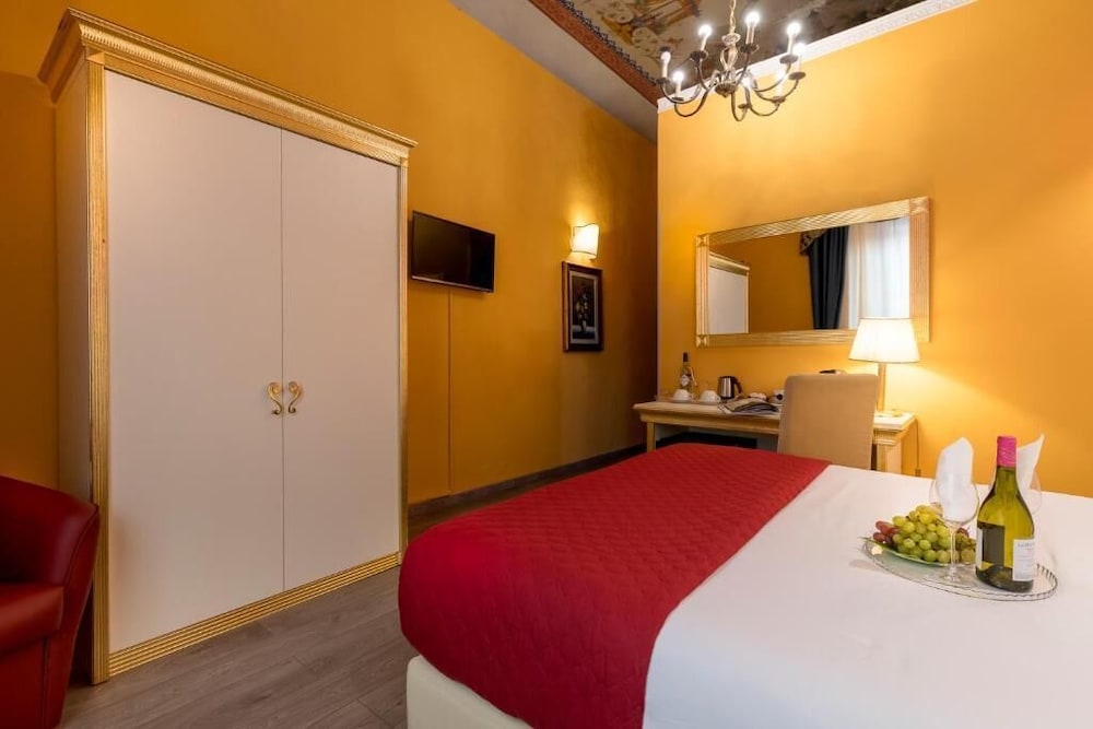 Hotel Ginori al DUOMO — Hotel rooms in Florence, Tuscany