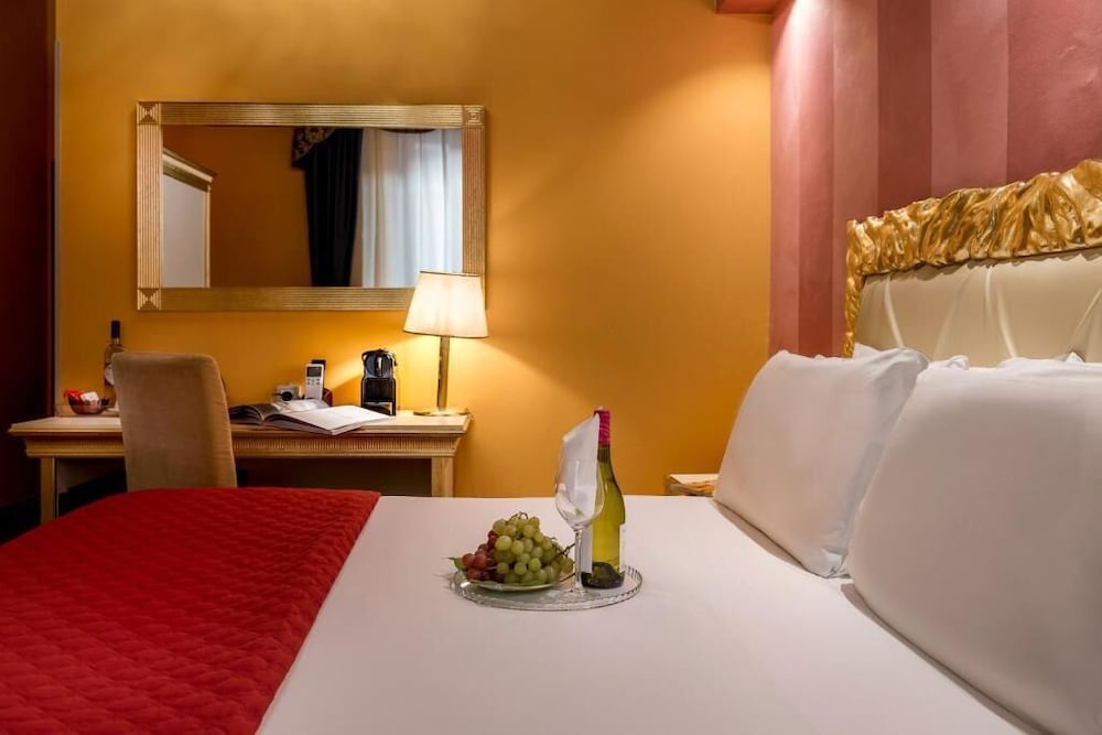 Hotel Ginori al DUOMO — Hotel rooms in Florence, Tuscany