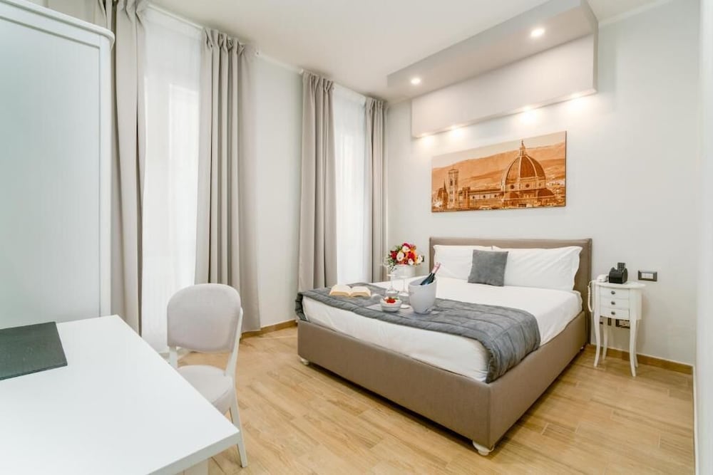 Hotel Ginori al DUOMO — Hotel rooms in Florence, Tuscany