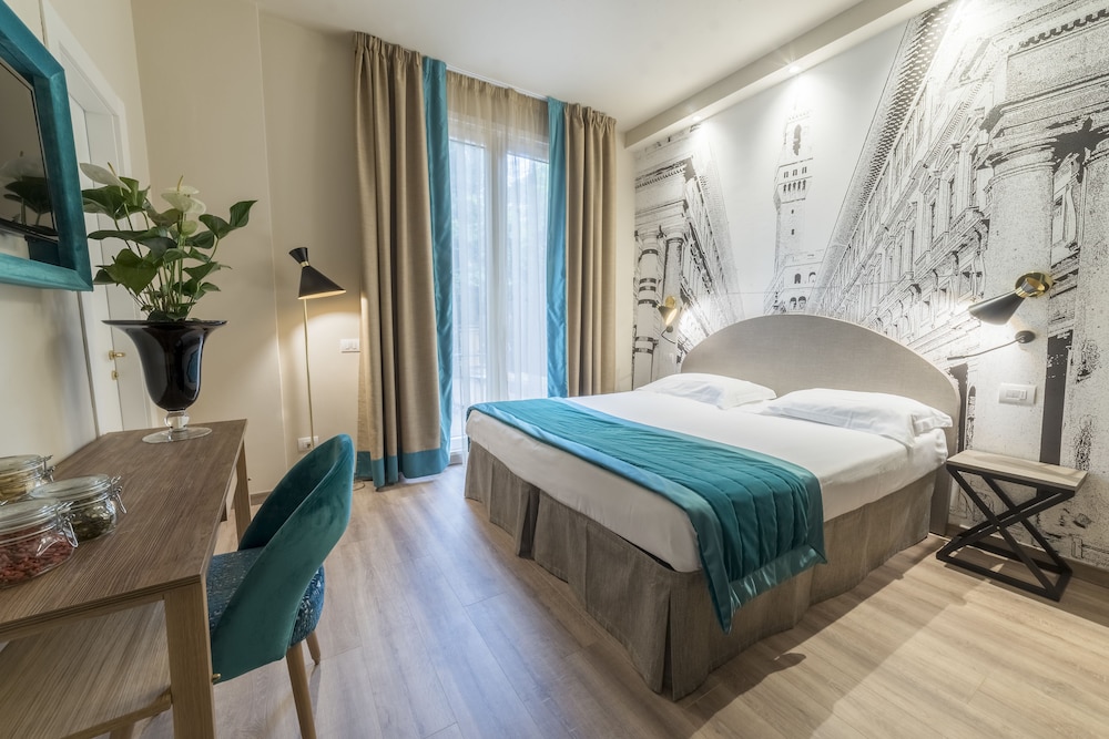 FH55 Grand Hotel Mediterraneo — Hotel rooms in Florence, Tuscany