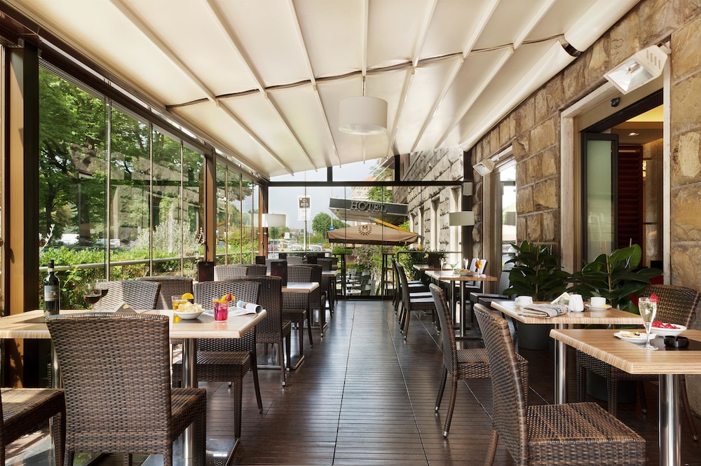 FH55 Grand Hotel Mediterraneo — Restaurant & bars in Florence, Tuscany