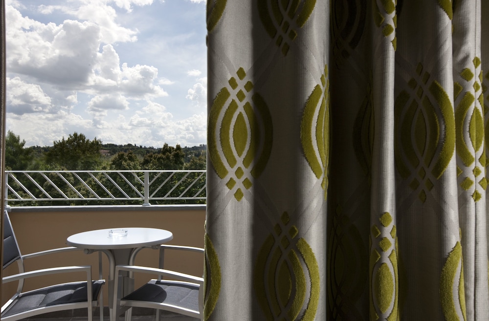 FH55 Grand Hotel Mediterraneo — Hotel rooms in Florence, Tuscany