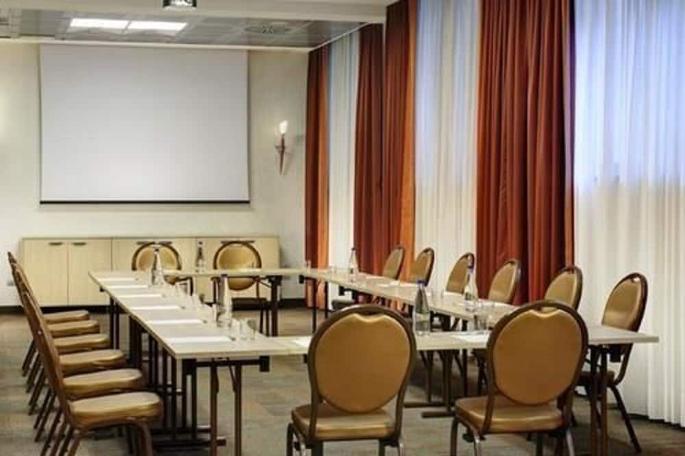 FH55 Grand Hotel Mediterraneo — Hotel building in Florence, Tuscany
