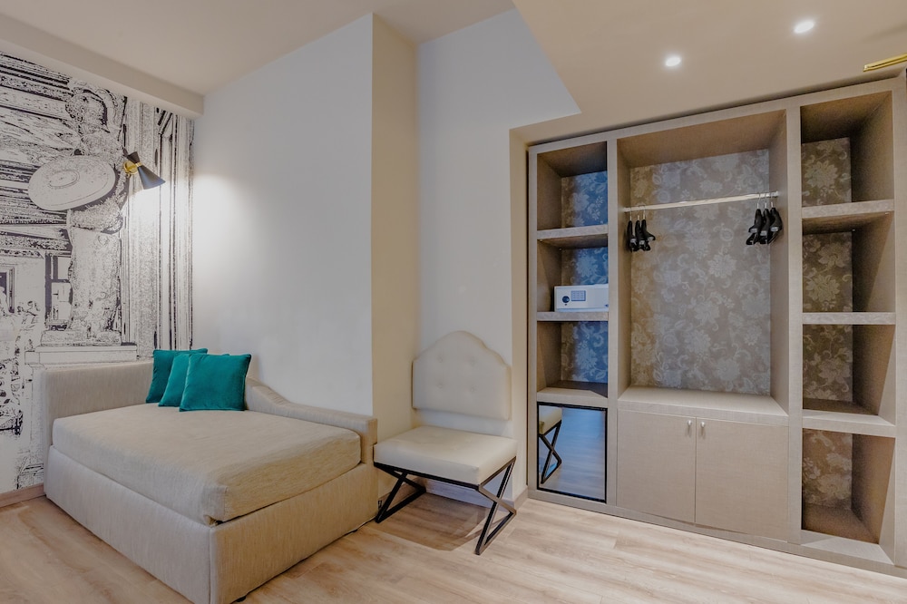 FH55 Grand Hotel Mediterraneo — Hotel rooms in Florence, Tuscany