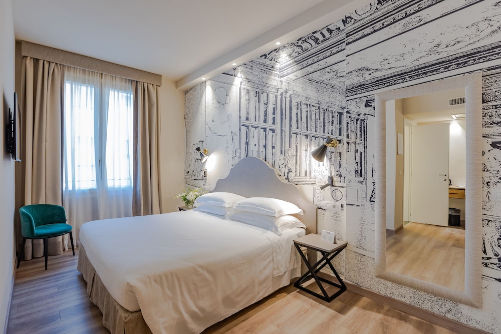 FH55 Grand Hotel Mediterraneo — Hotel rooms in Florence, Tuscany