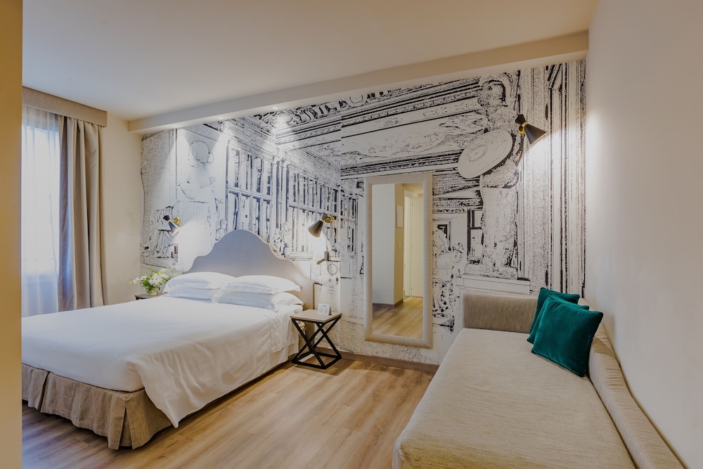 FH55 Grand Hotel Mediterraneo — Hotel rooms in Florence, Tuscany