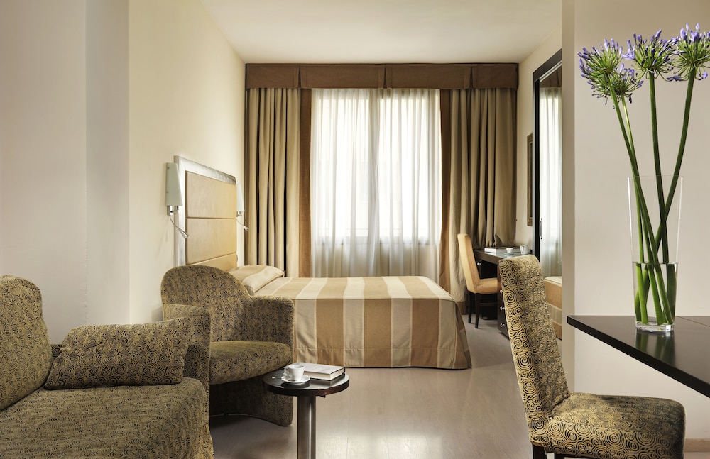 FH55 Grand Hotel Mediterraneo — Hotel rooms in Florence, Tuscany
