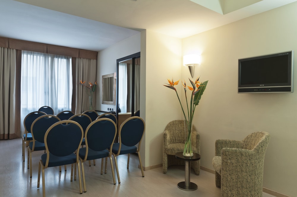 FH55 Grand Hotel Mediterraneo — Hotel rooms in Florence, Tuscany