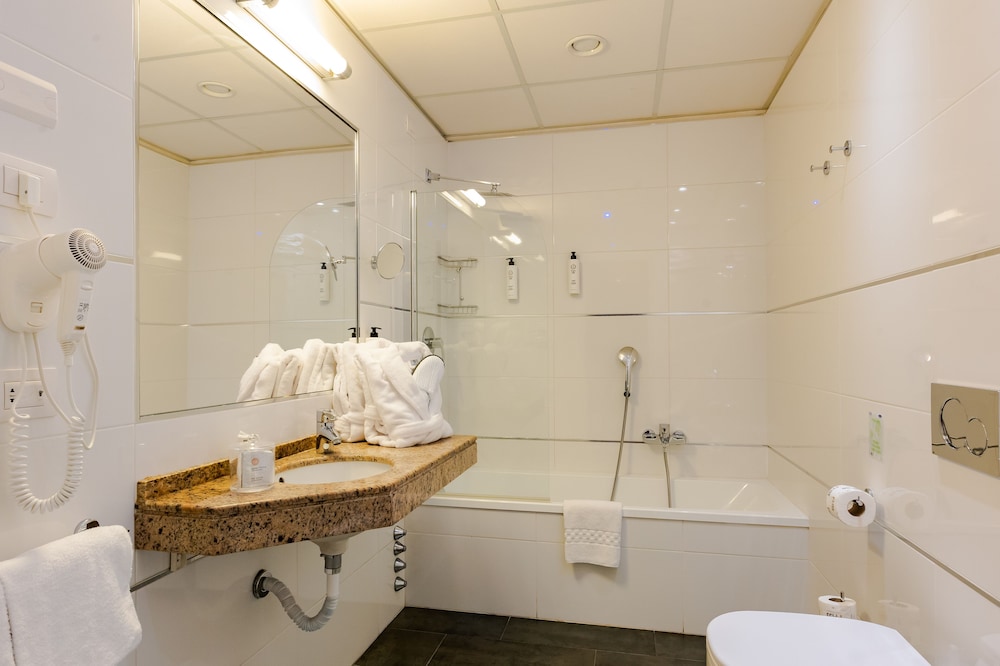 FH55 Grand Hotel Mediterraneo — Hotel rooms in Florence, Tuscany