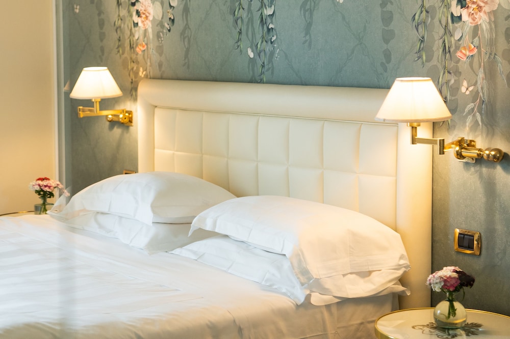 Hotel Kraft — Hotel rooms in Florence, Tuscany