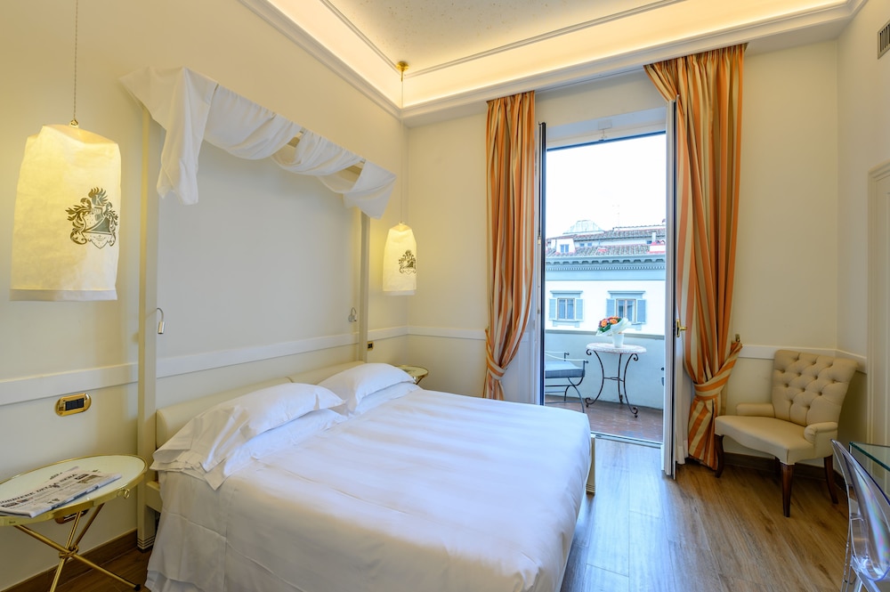 Hotel Kraft — Hotel rooms in Florence, Tuscany