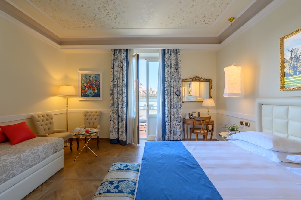 Hotel Kraft — Hotel rooms in Florence, Tuscany