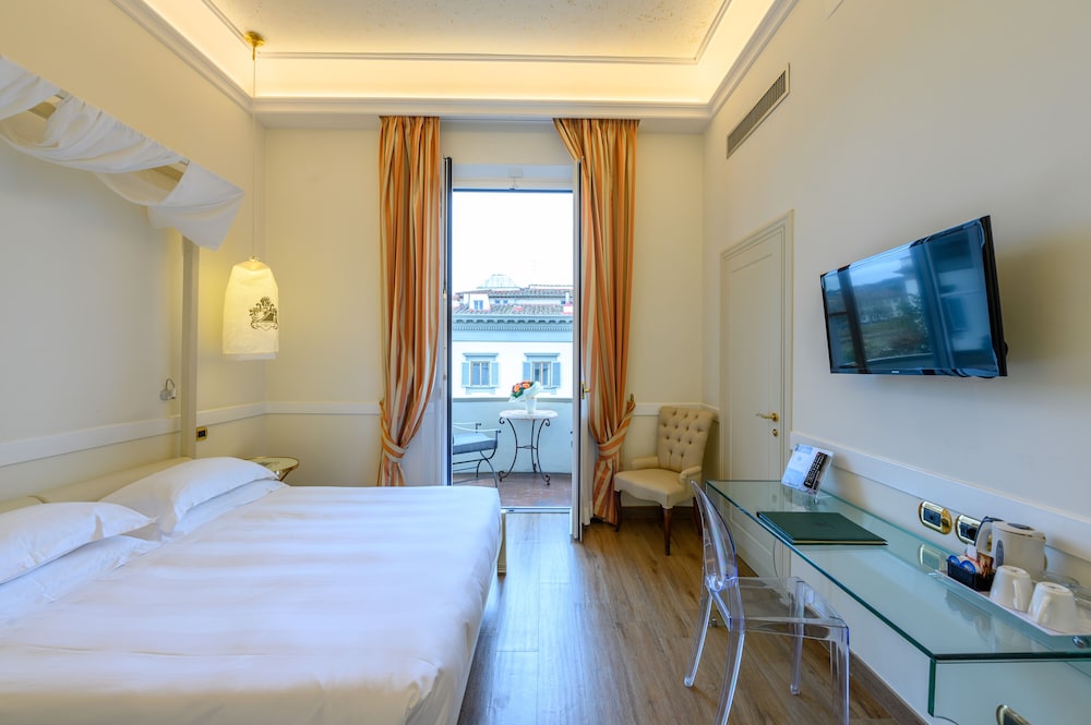 Hotel Kraft — Hotel rooms in Florence, Tuscany