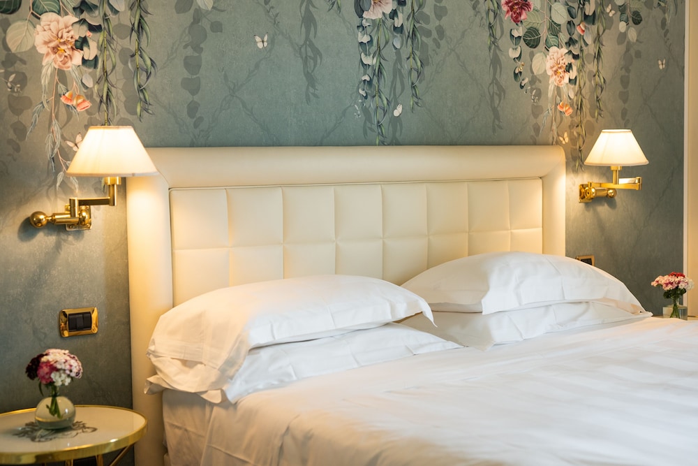 Hotel Kraft — Hotel rooms in Florence, Tuscany