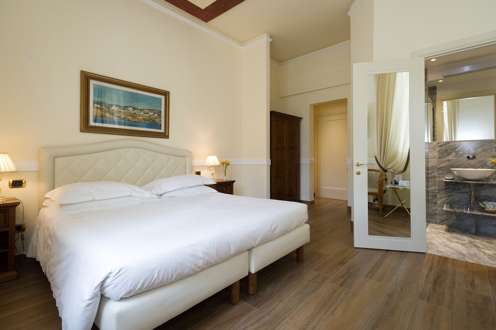 Hotel Kraft — Hotel rooms in Florence, Tuscany