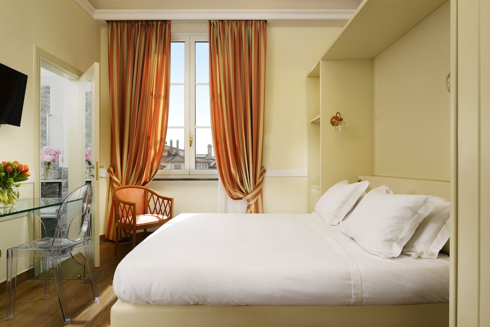 Hotel Kraft — Hotel rooms in Florence, Tuscany