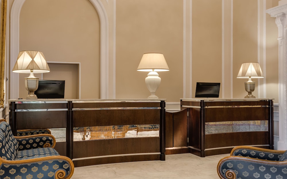 Hotel La Fortezza — Hotel building in Florence, Tuscany