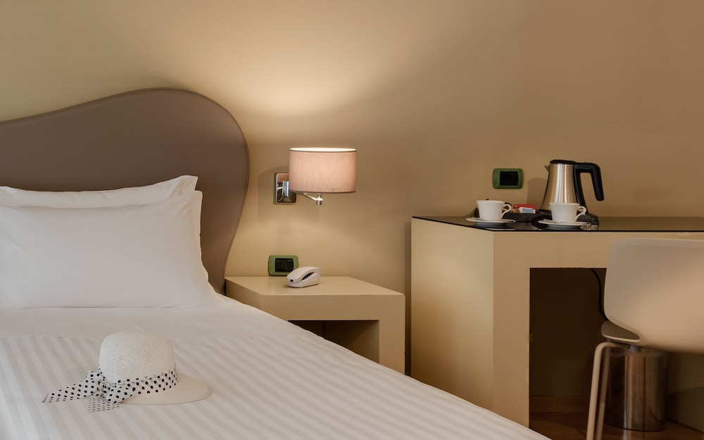 Hotel La Fortezza — Hotel rooms in Florence, Tuscany