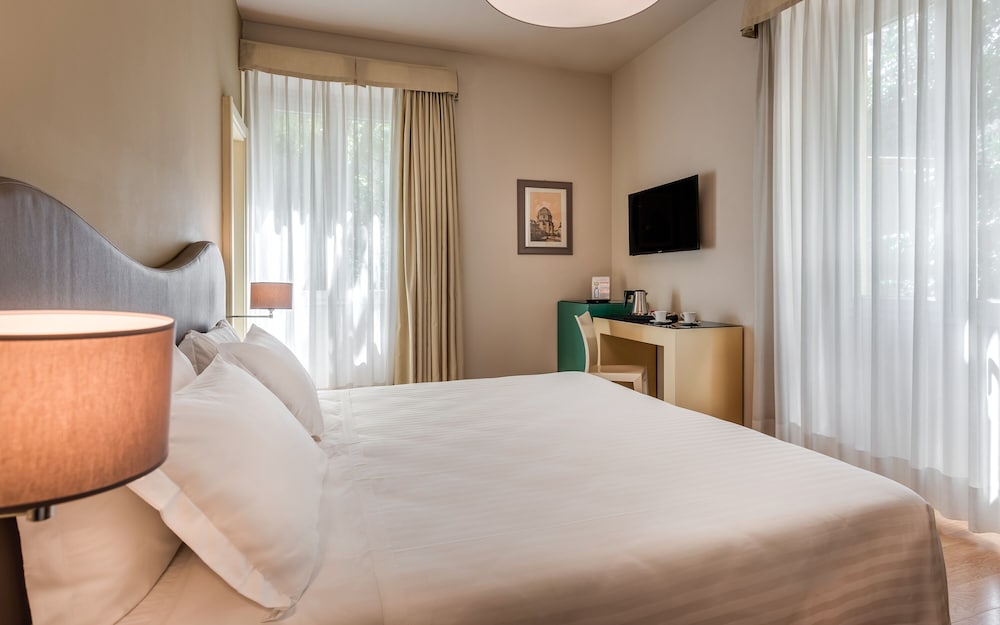 Hotel La Fortezza — Hotel rooms in Florence, Tuscany